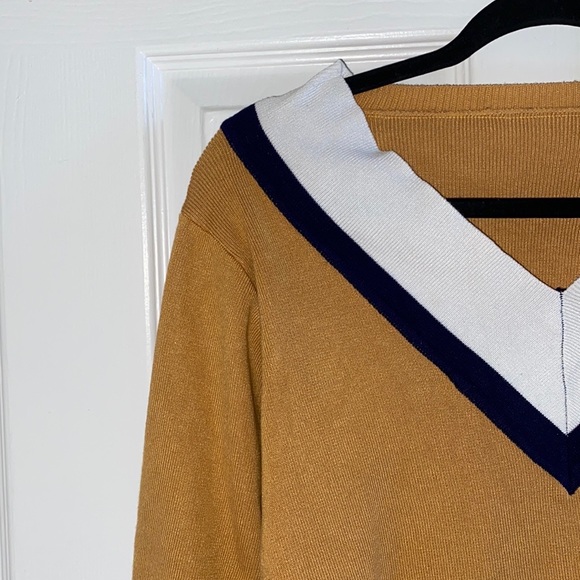 NWOT UO Mustard Yellow Beige V Neck Knit Sweater - Picture 2 of 4